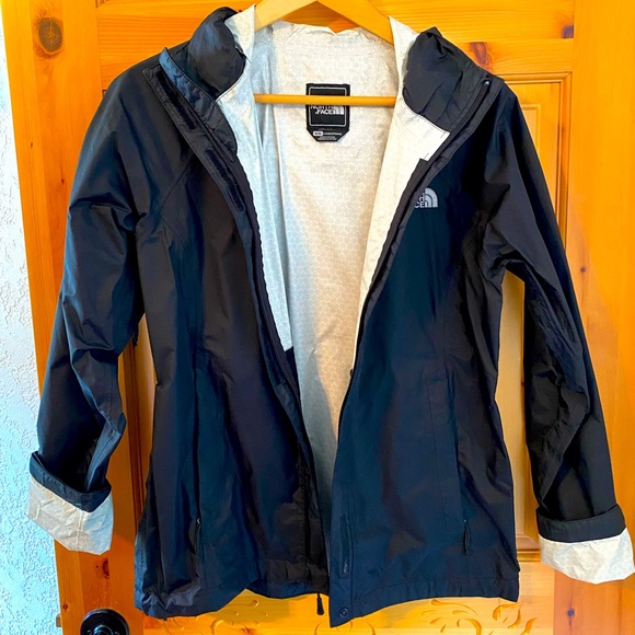 Northface Shell Rain Jacket - Picture 2 of 4